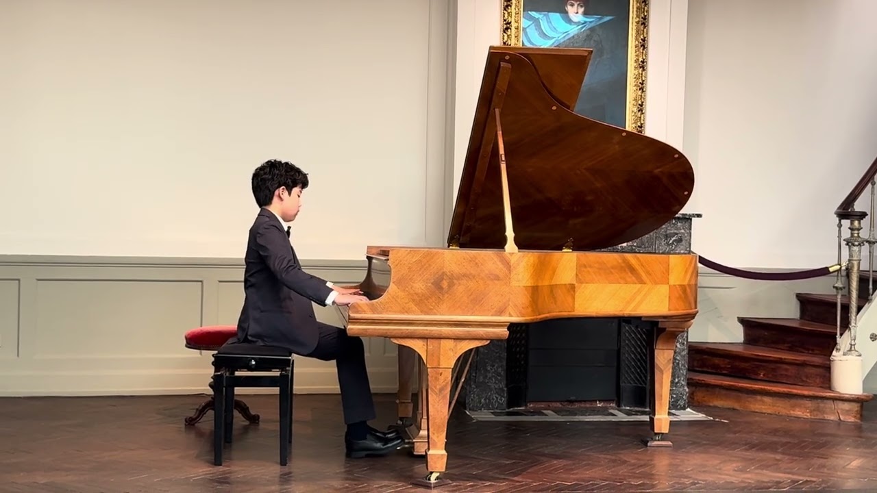 Evan Zhang 12yrs old performs Debussy Clair de Lune and Passepied.