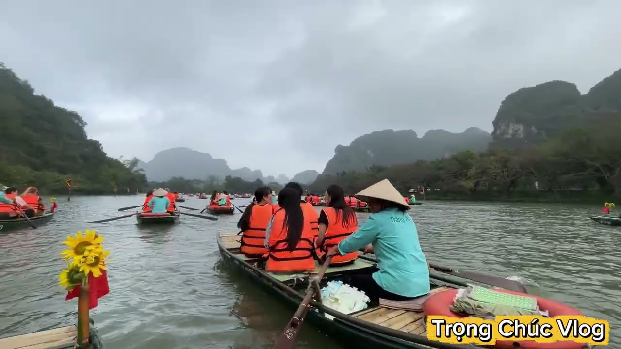 Tràng An – Trải Nghiệm Đi Đò Thuyền Ngắm Núi Non Hùng Vĩ | Du Lịch Ninh Bình