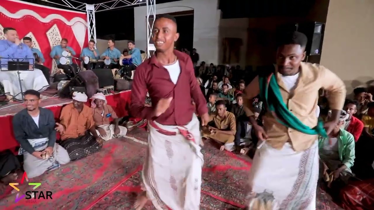 الفنان حسين بامصري في أغنية مشكلة في الناس ان راضيتهم عادوك وان عاديتهم طلبوا رضاك