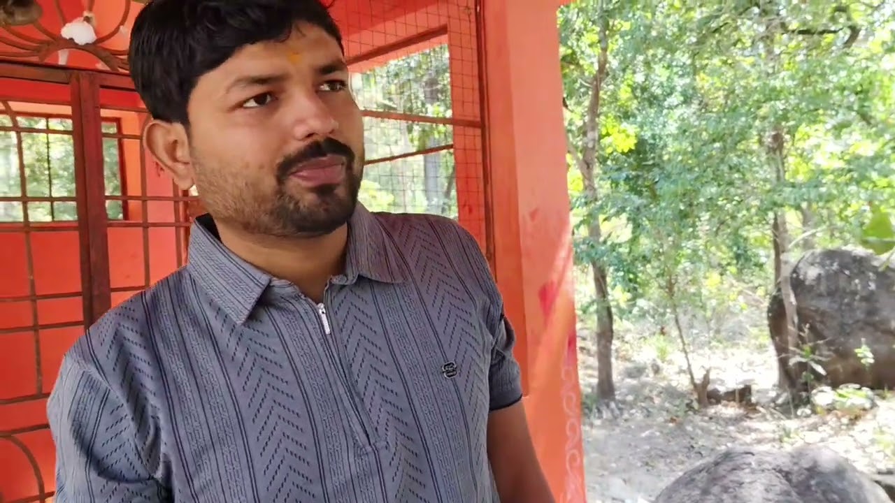 আমি পথের সাথী চিরঞ্জিত আপনাদের সামনে নিয়ে আসলাম পাহাড়ের উপরে একটা মন্দির!