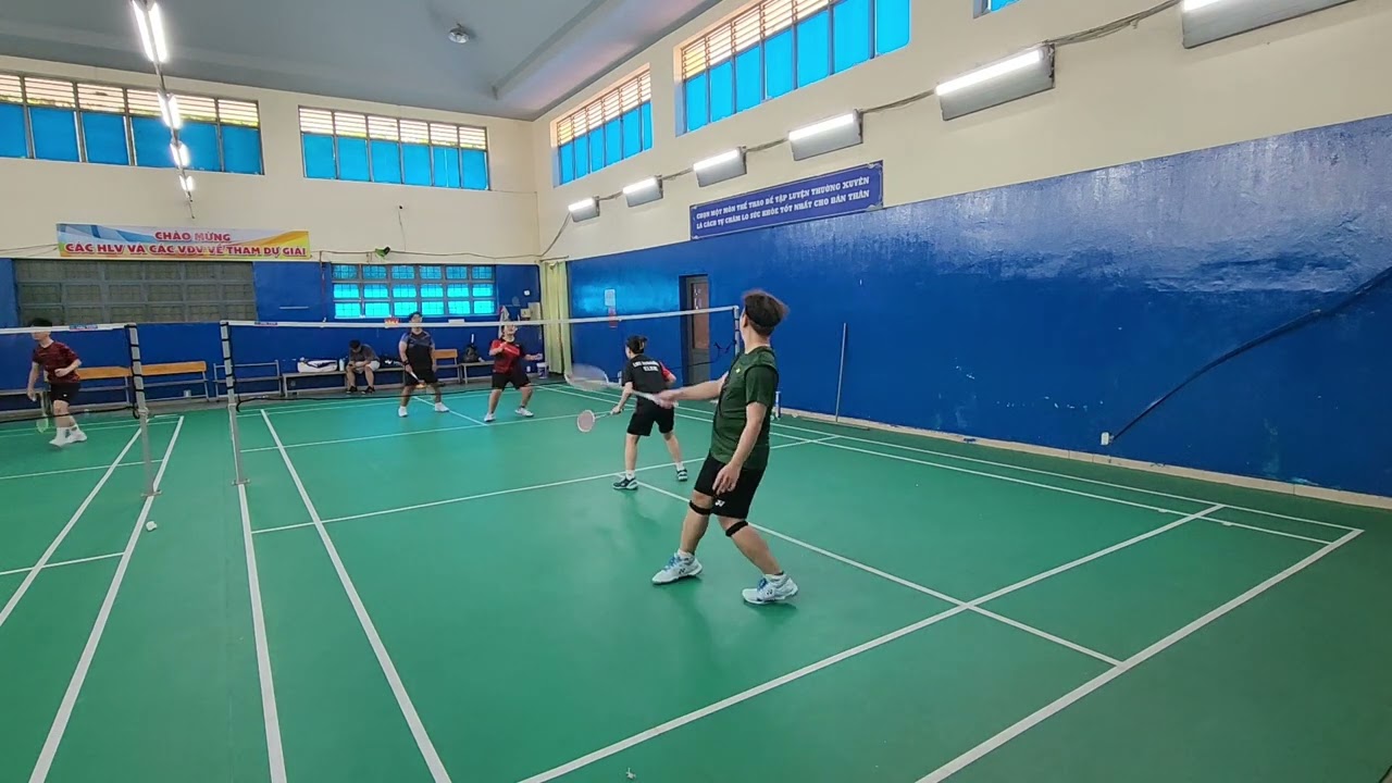 #61 Đôi nam nữ. Sân Lê Quý Đôn 