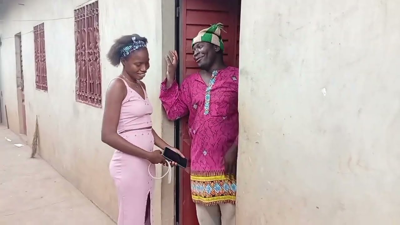 AKPAKOUN LE DOYEN : Ma femme a volé mes 10.000f ???😂