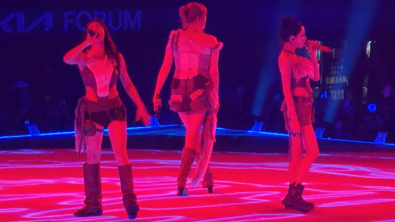 TWICE - TAKEDOWN fancam at THIS IS FOR Tour LA Day 4 (01-25-26)