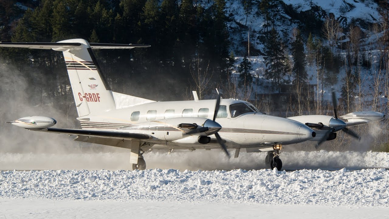 Piper PA-42-720 Cheyenne III Landing