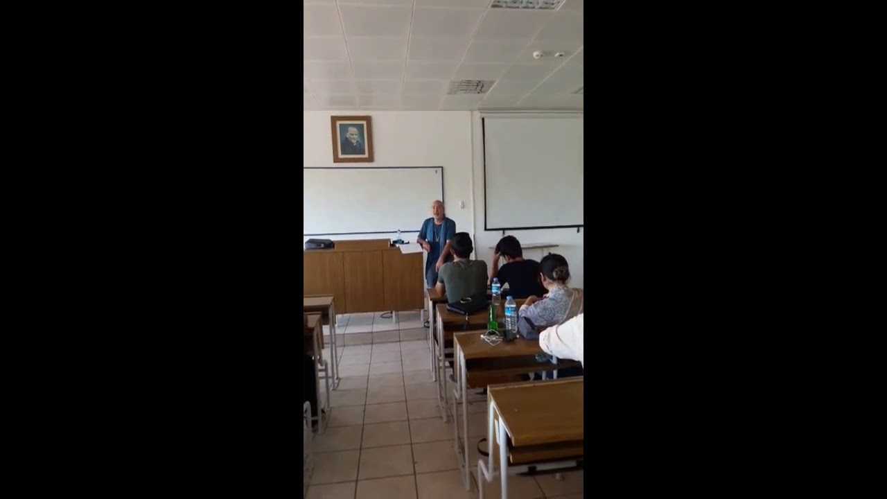 ZOOTEKNİ BÖLÜMÜ 4.SINIF ÖĞRENCİLERİNİN İLK BÜYÜK VE KÜÇÜKBAŞ HAYVAN BESLEME DERSİNDEN ENSTANTANELER
