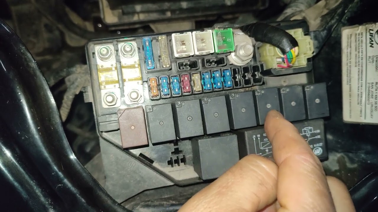 Lifan 530 Año 2015 Relé en la Caja de Fusibles Frente al Motor