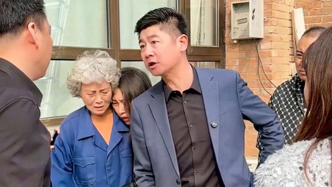 侵占母亲养老钱，牛马生活苦堪言，赡养意义在何处 | 正义之光 #为百姓办事 #正义的护航