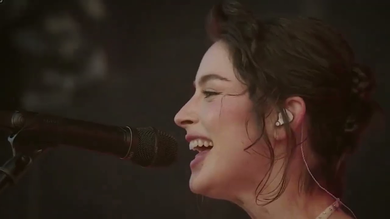 Gracie Abrams - I Love You, I'm Sorry (lyrics) | Live Performance