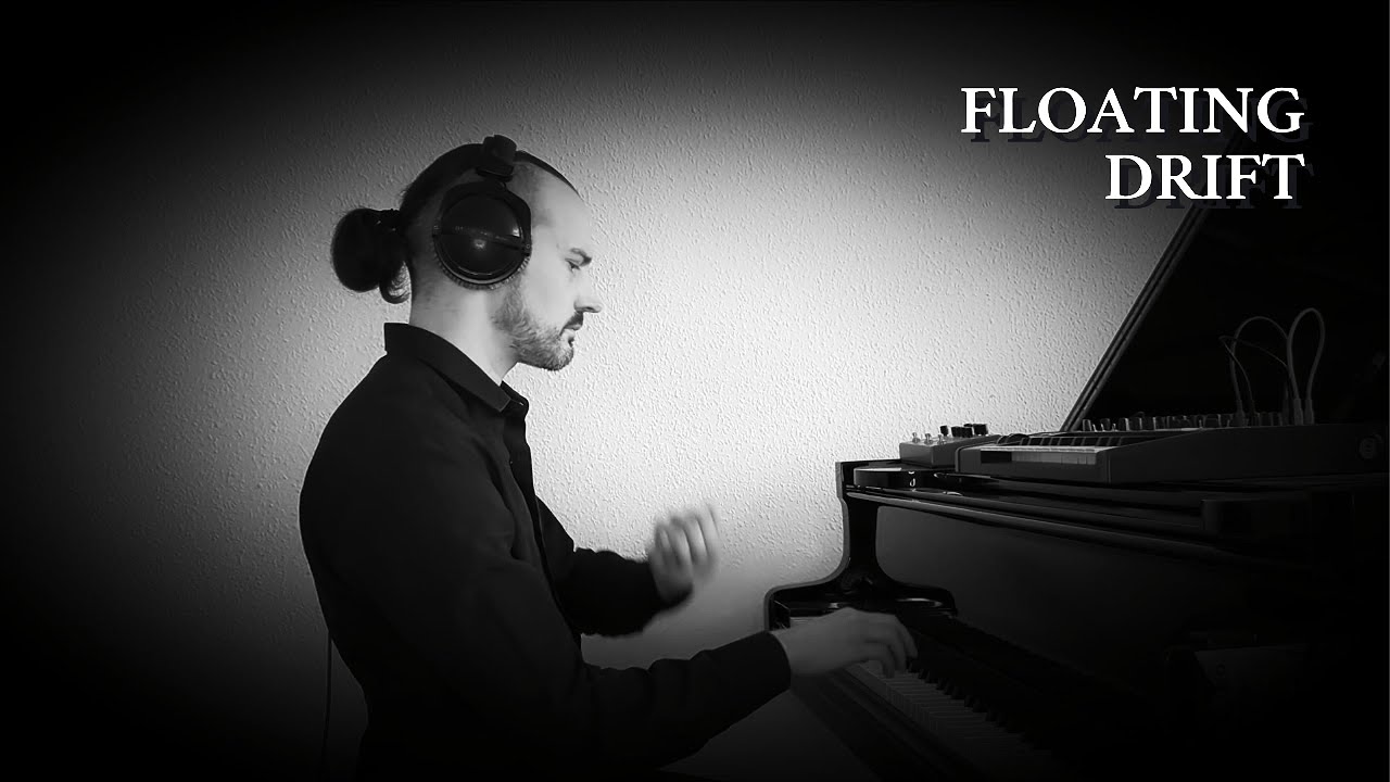 Floating Drift – Minimal Piano Music with Synthesizer (G minor)
