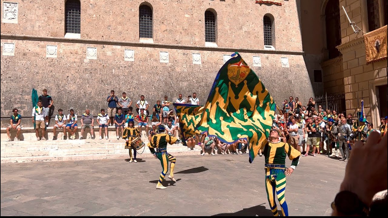 PALIO DI SIENA🇮🇹|02 LUGLIO 2022|Contrada Parades,Drums and flag skills before the Palio|PT 1.