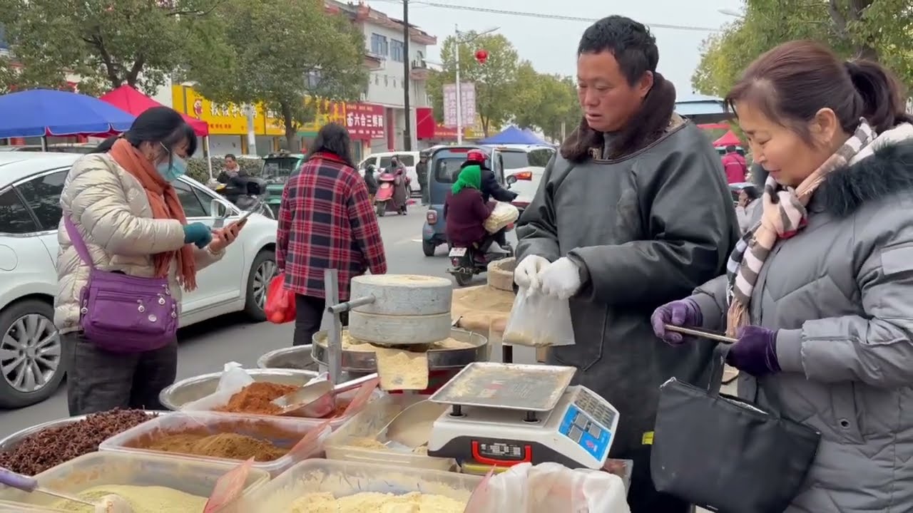 Rural Spring Festival Market Ep.1 | Freshly Ground Black & White Pepper + Spice Stall 农村春节集市第一集｜黑白胡椒