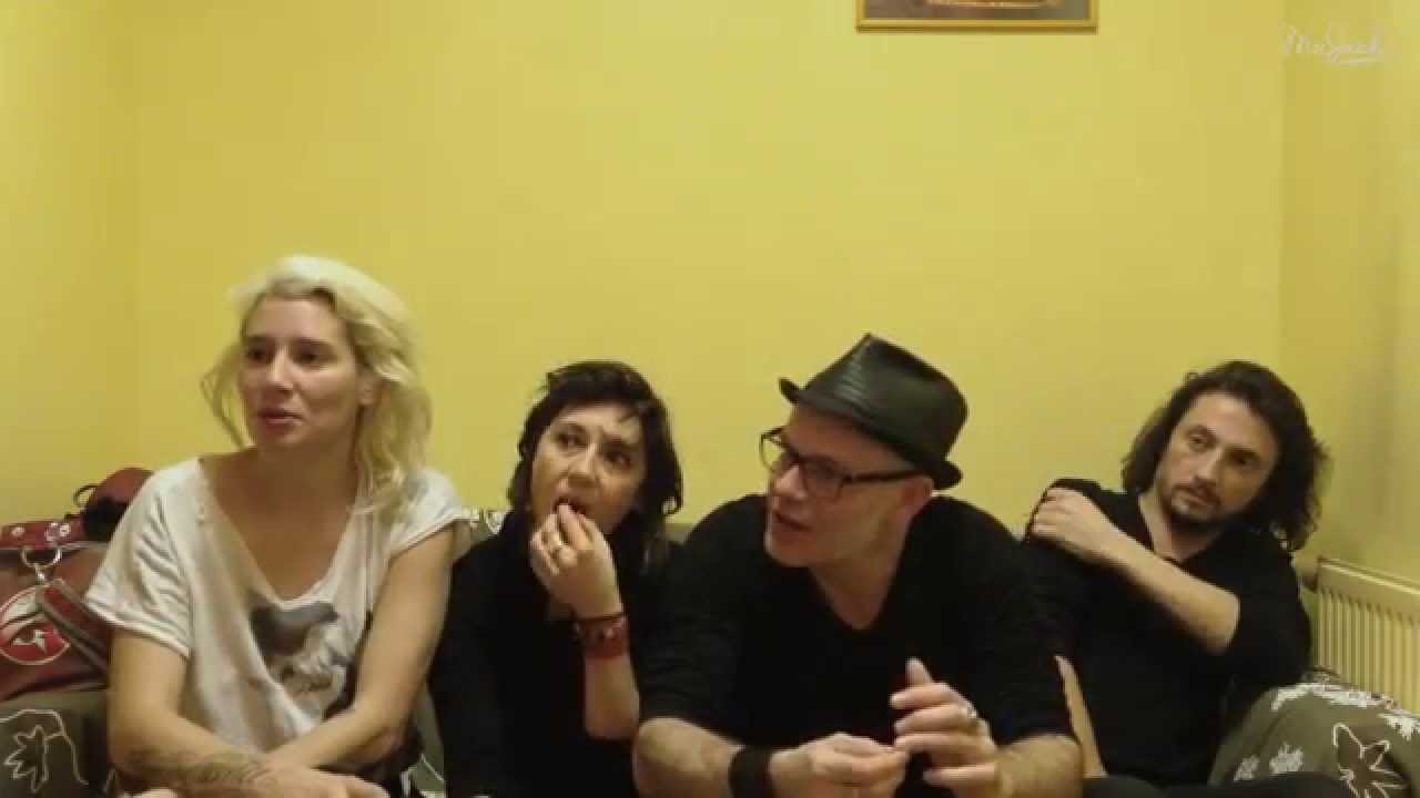 Demi Mondaine interview & live