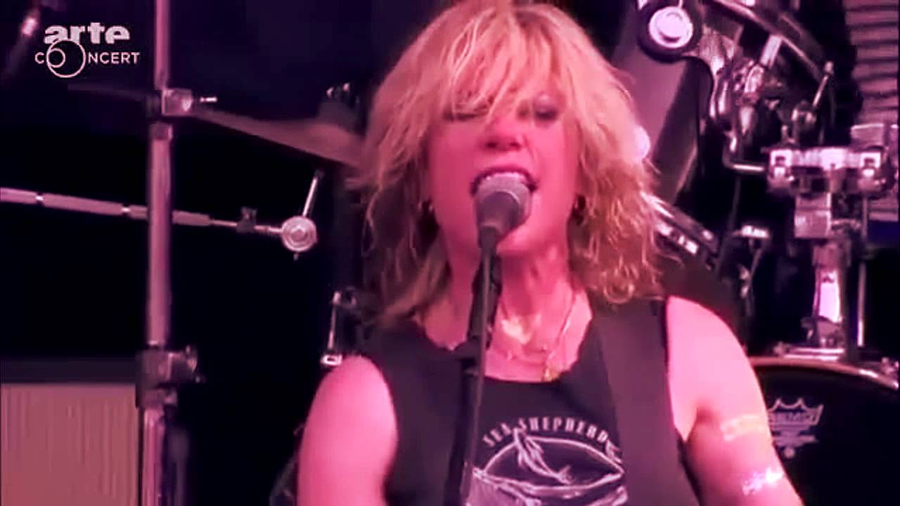 L7 - Fast and Frightening (Live at Hellfest 2015)