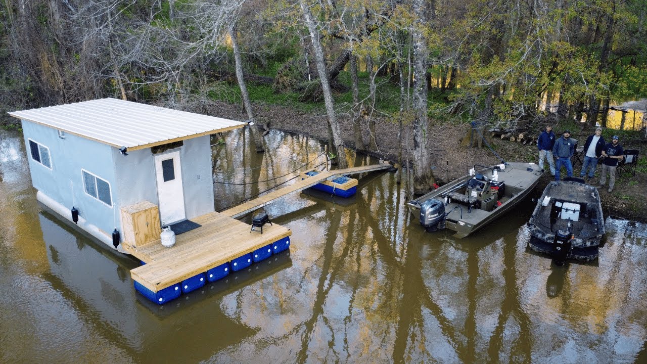 Bush hooking for catfish and backwater exploring in the Choctawhatchee river