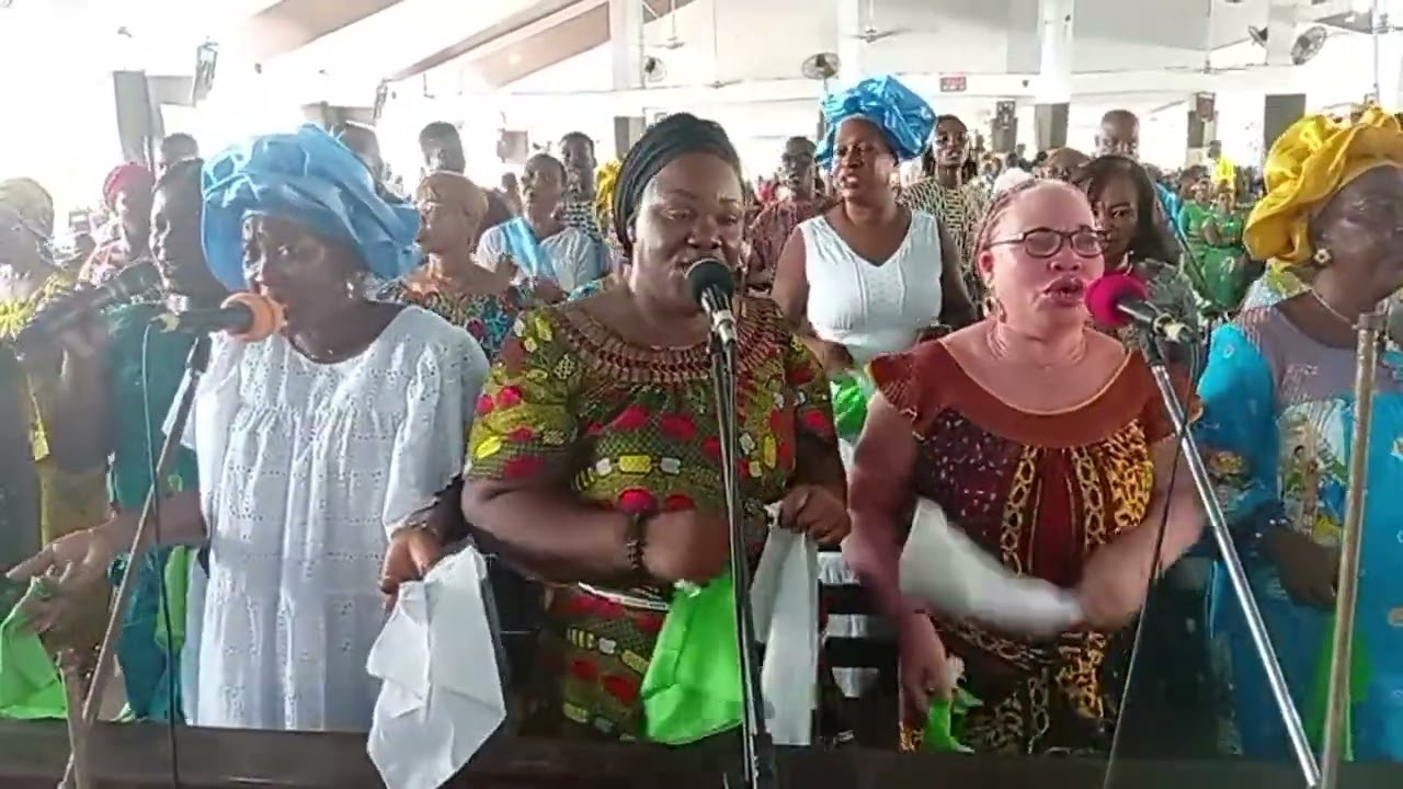 Temps fort 1:52:23 - 1:57:23 de MESSE DU DIMANCHE 25 JANV 2026 AVEC LES NATIFS DEPUIS LA P STE ANNE
