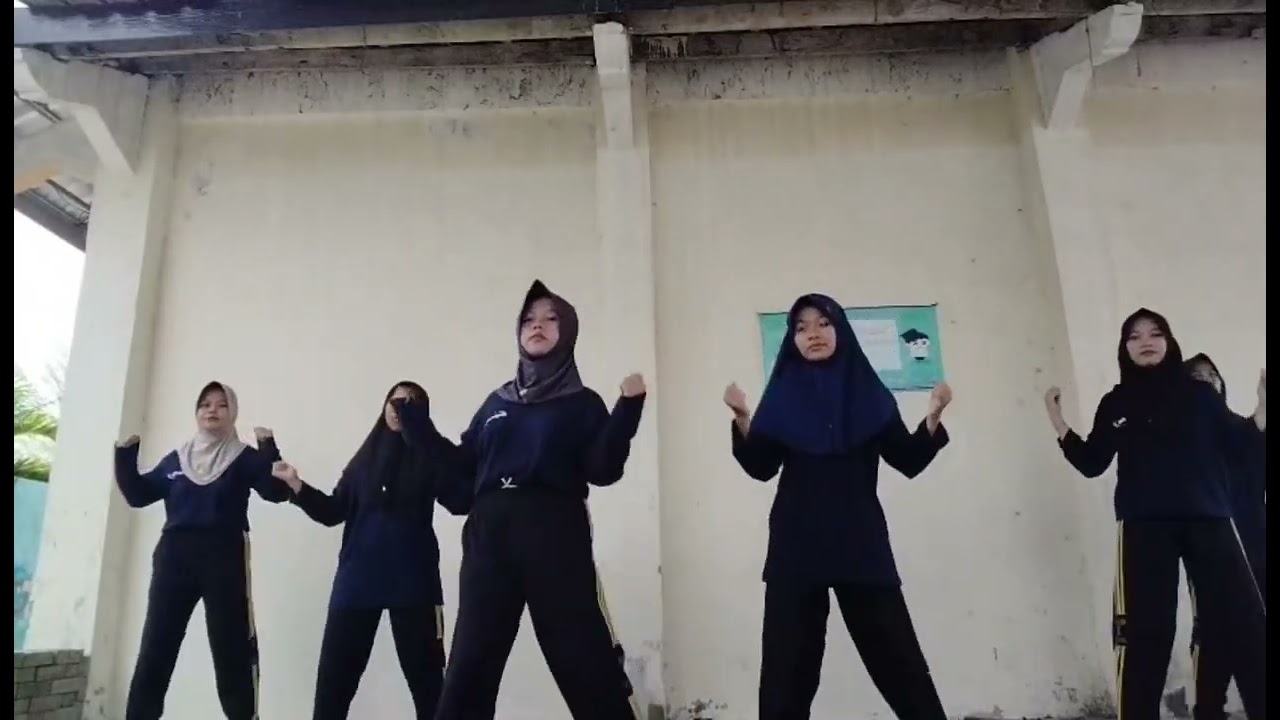 Senam irama kelas XI F 7 MAN 1 Brebes