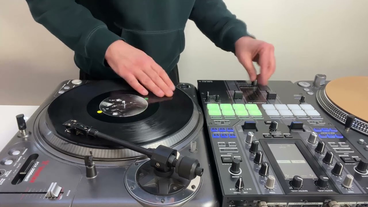 CRABEES - Ortofon Skratch nerds / Round 2