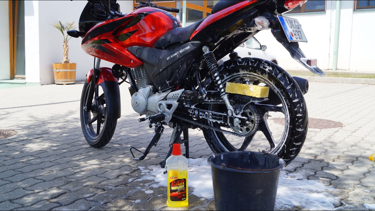 Honda CBF125 - Bike Wash & Detailing