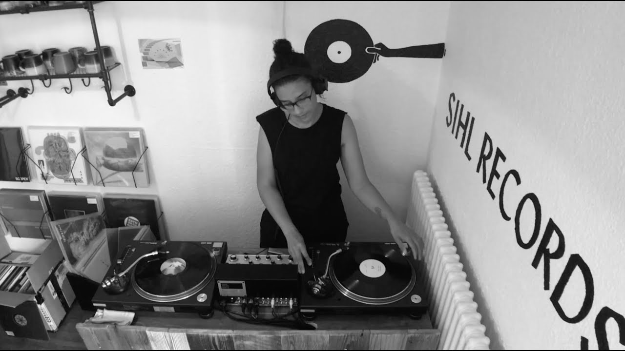 Sihl Records In-Store Session w./ Ajele