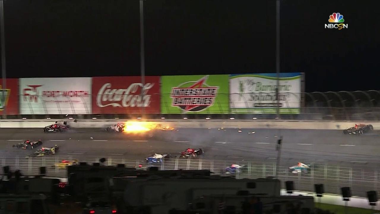 IndyCar wreck at Texas collects eight cars