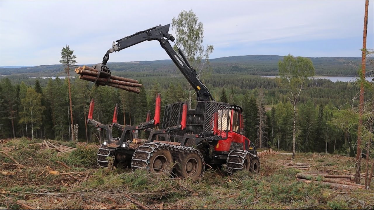 Komatsu 895 On Top Of The Mountain