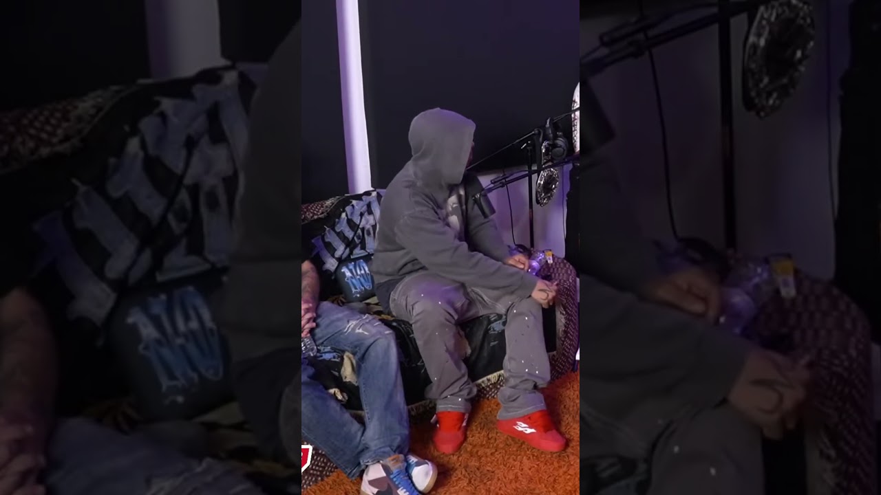 SUSPECT USING HARD ER FIRST DAY ON JOB. SMH fire his ass 🔥🔥🔥🔥🔥🔥🔥 @NoJumper