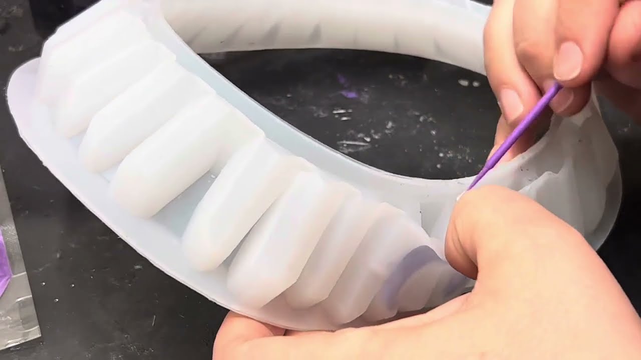 Glow in the Dark Resin Crystal Crown!