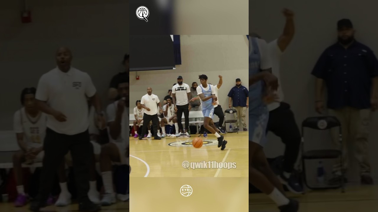 Caleb Wilson jumped too high in front of LeBron James 🤷&zwj;♂️ #lebronjames