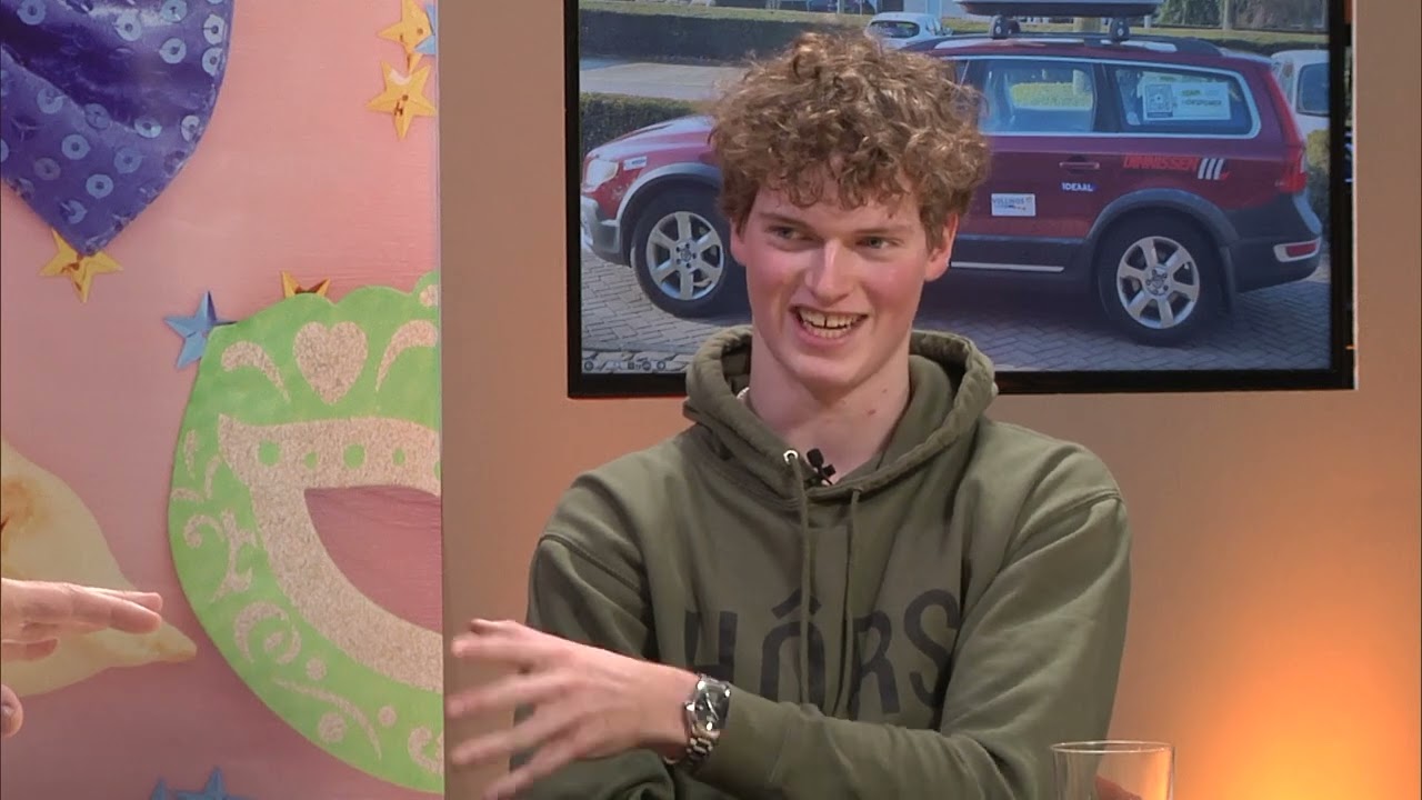 Studenten uit Horst en Lottum reizen met auto naar Afrika om daar les te gaan geven