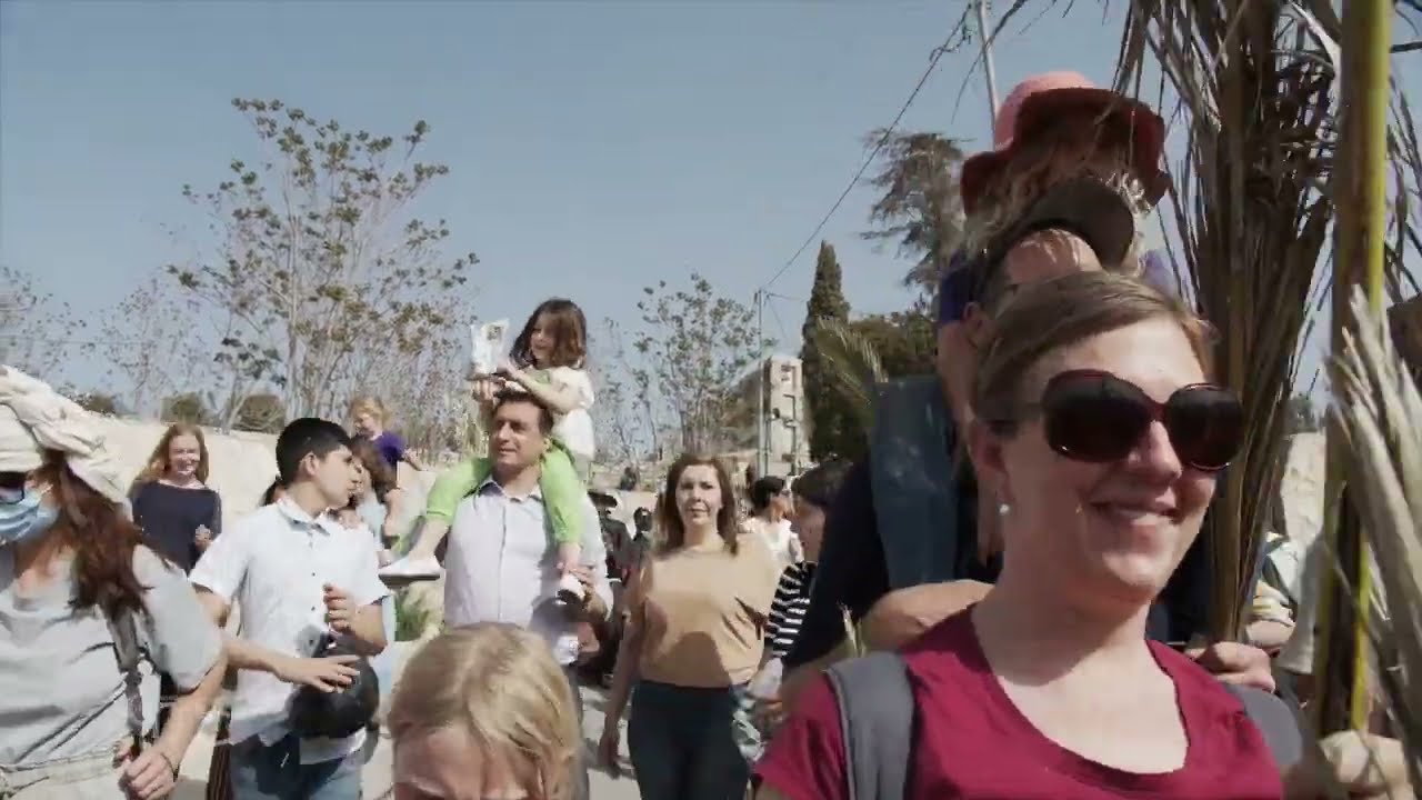 The procession of palms, walking towards Jerusalem