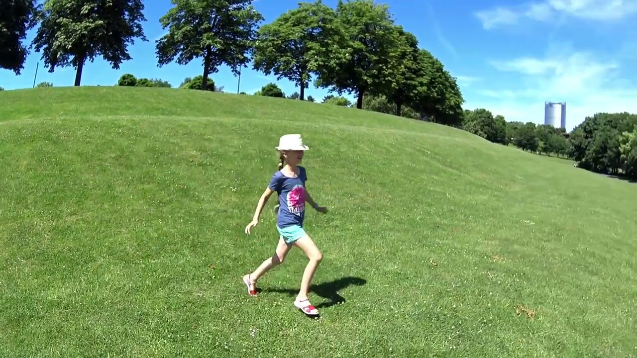 ОДИН ИЗ САМЫХ КРУПНЫХ ПАРКОВ В ГОРОДЕ БОНН. РАЗБИТ НА МНОЖЕСТВО ПОДПАРКОВ.