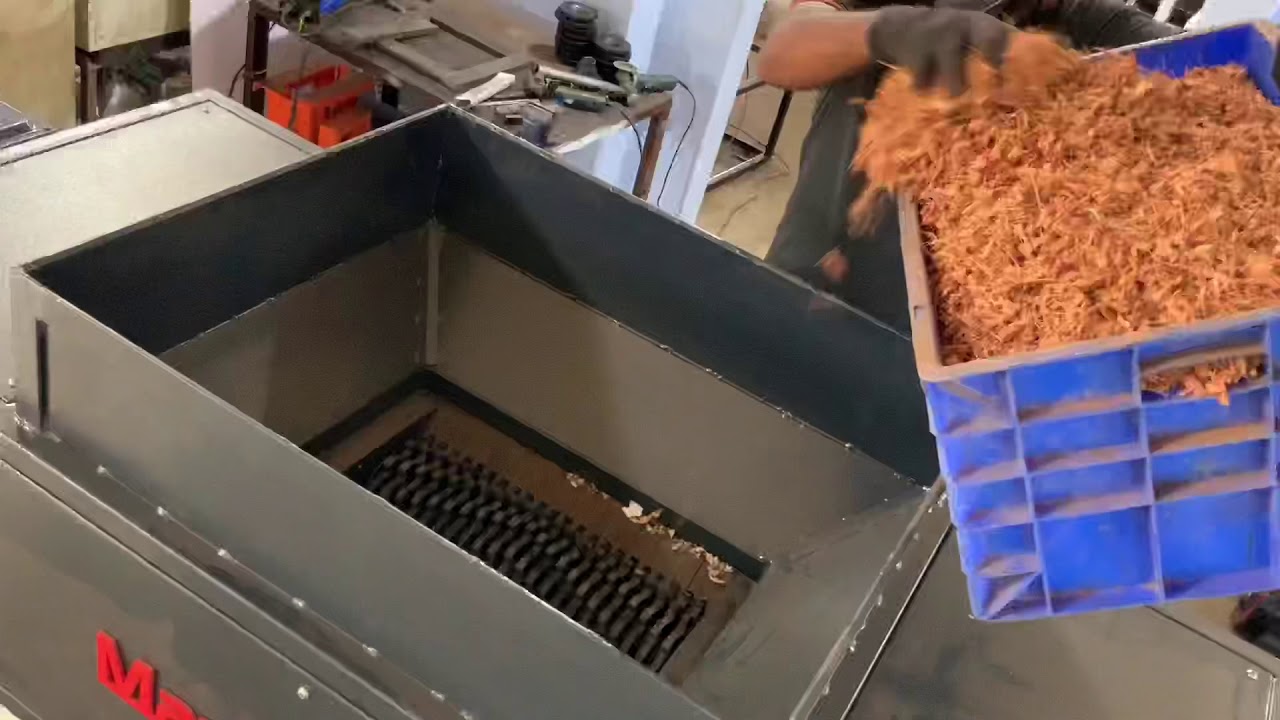 Coconut Shredder, Shredding Husk, Coconut Husk waste Shredder, Shredding Coconut Husk, Shredder,