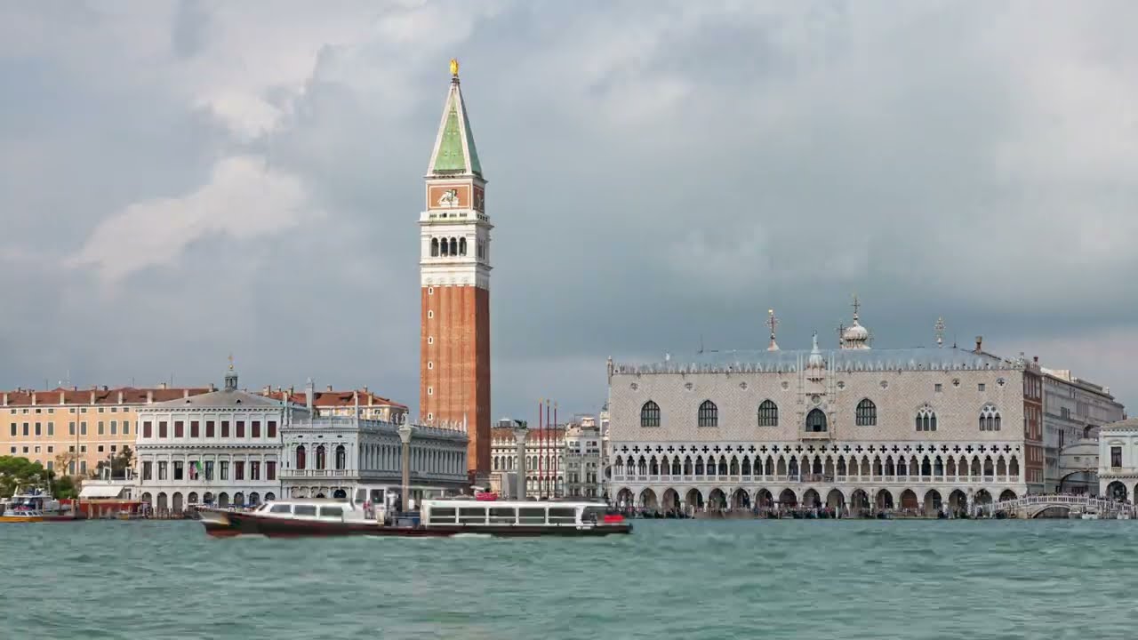 Timelapse of Doges Palace Venice