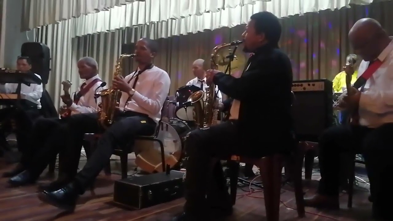 New Strings dance band _Last Waltz_