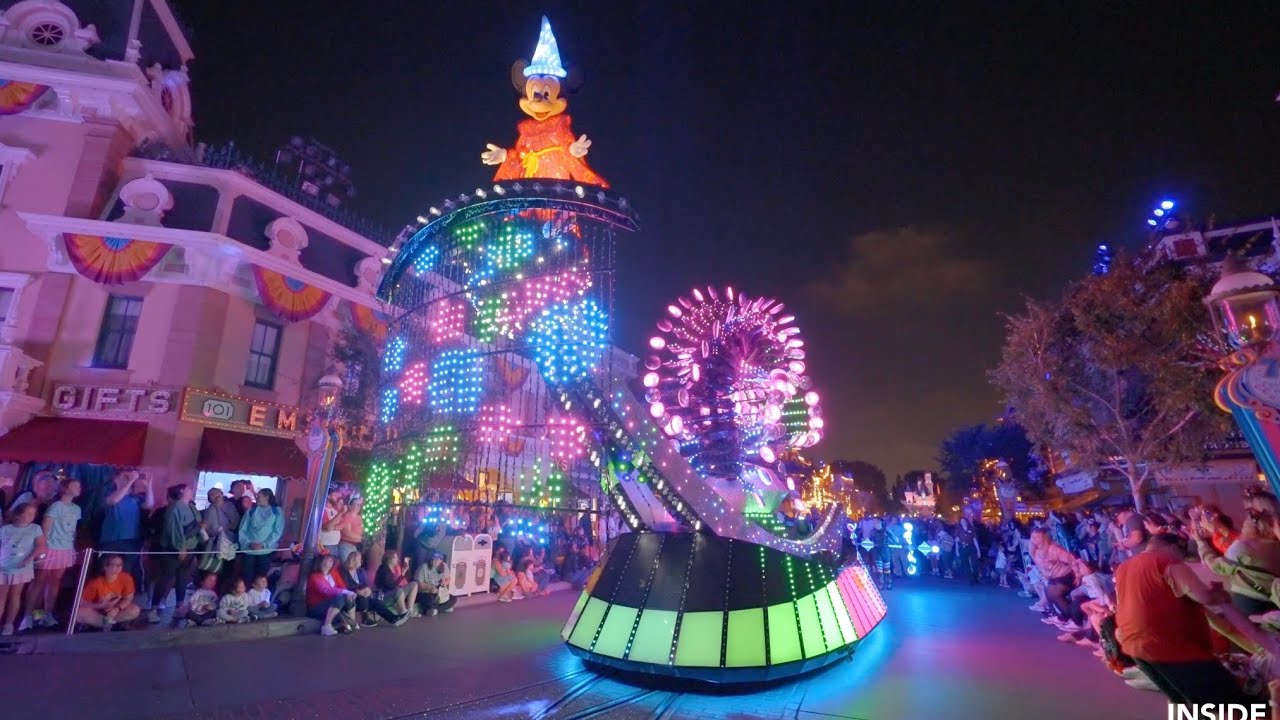 FULL Paint the Night Parade 2025 at Disneyland! - WIDE Angle View! | 70th Anniversary Celebration
