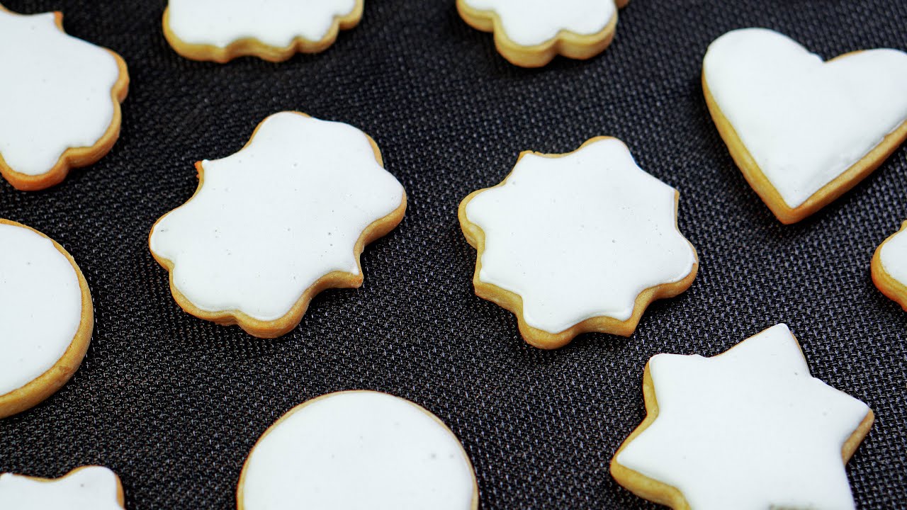 How To Make Sugar Cookies With Royal Icing | SUGAR COOKIES | ROYAL ICING