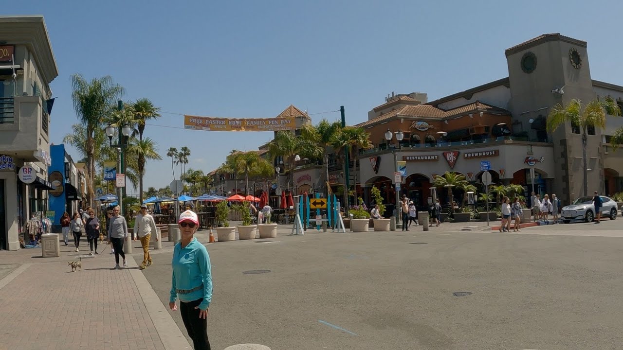 HUNTINGTON BEACH - Walking Huntington Beach Surf City