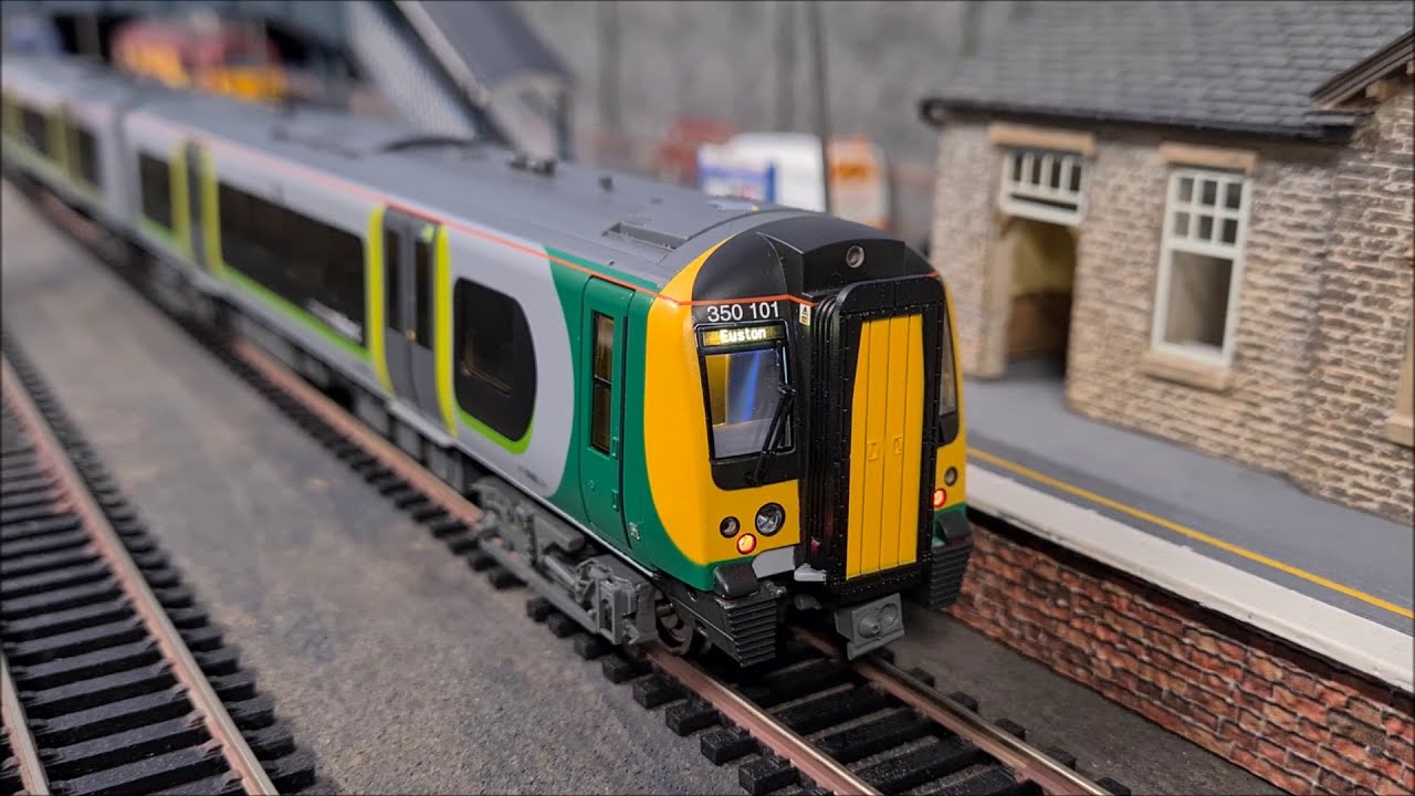 Bachmann Class 350 London Midland Unboxing