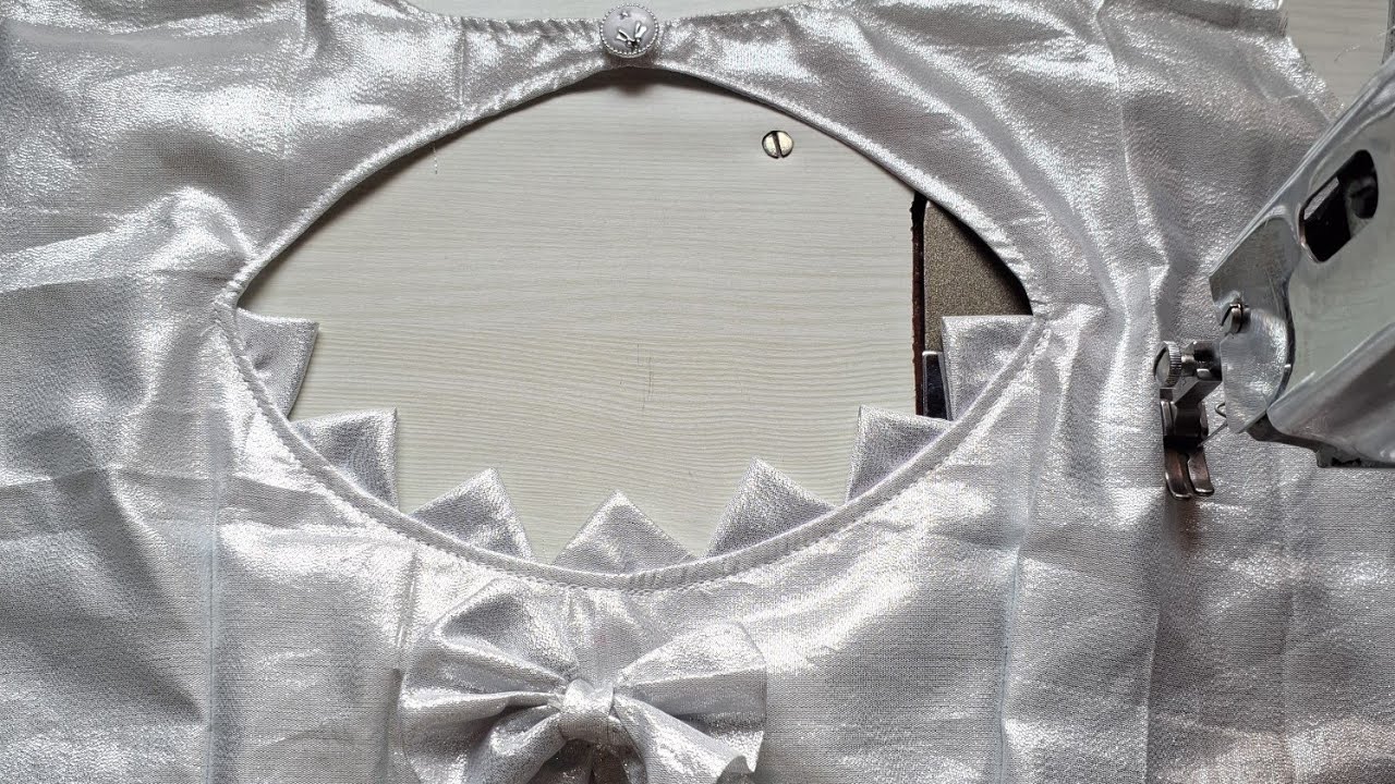 Trending Boat Neck BlouseDesign//Blouse Neck Design//बोट नैक का बहुत सुन्दर ब्लाउज डिजाइन।। 🎀🪡🧵✂️🌷💚