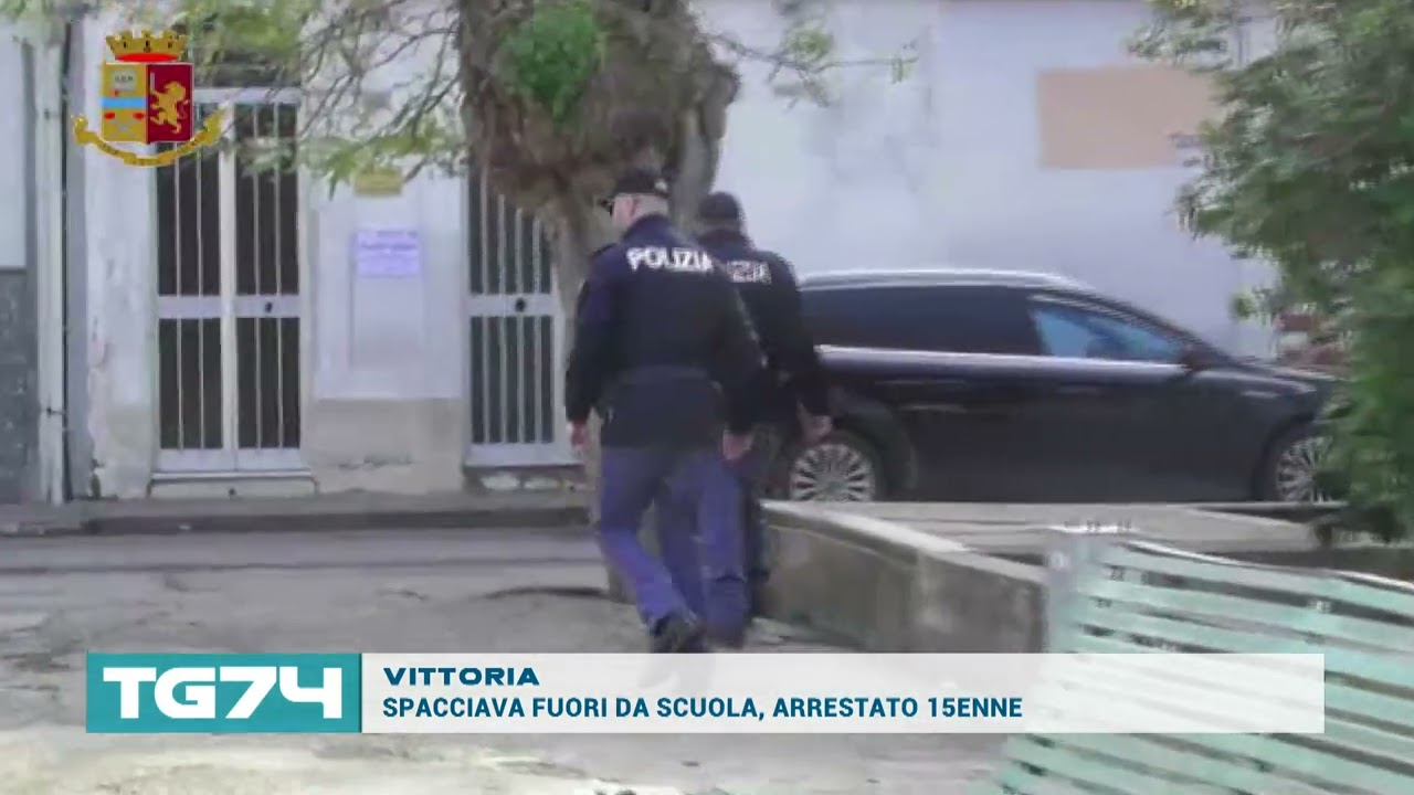 VITTORIA - SPACCIAVA FUORI DA SCUOLA, ARRESTATO 15ENNE