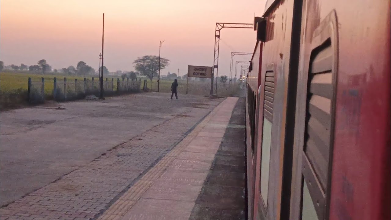 20490 - Barmer SF Express ootwar railway station train departure sunset vibe 🌆💗 