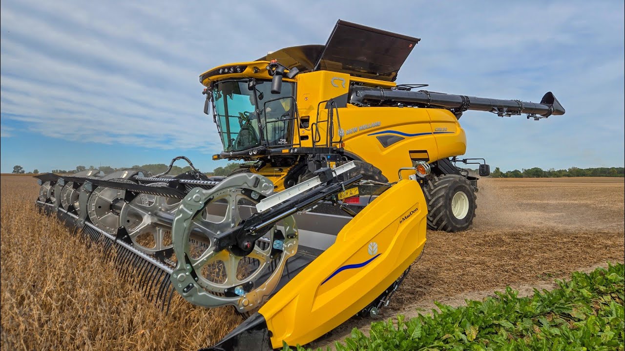 2025 New Holland CR8.90 and FD240