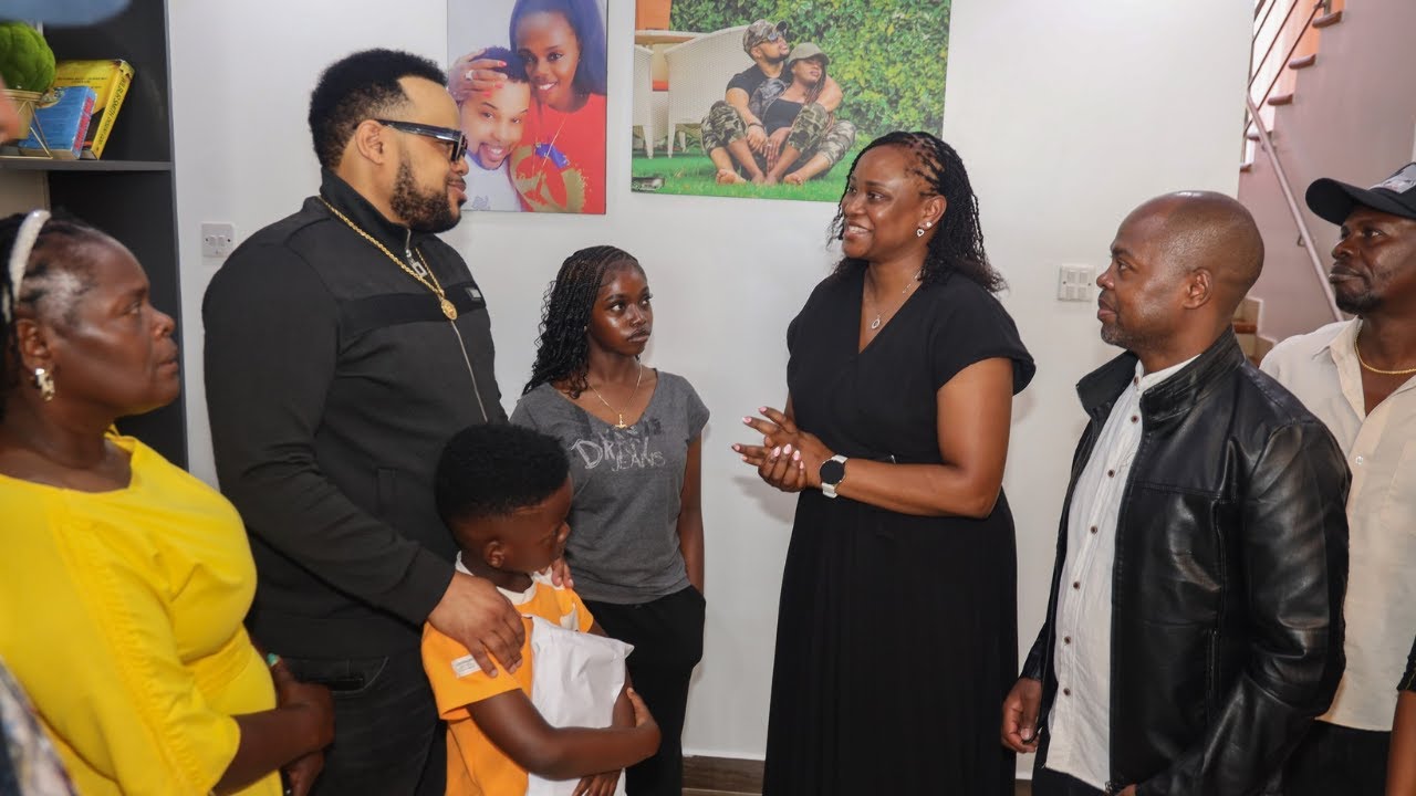 UHURU KENYATTA SPOKESPERSON KANZE DENA VISITS BETTY BAYO KIDS AND HUSBAND AT THEIR HOME