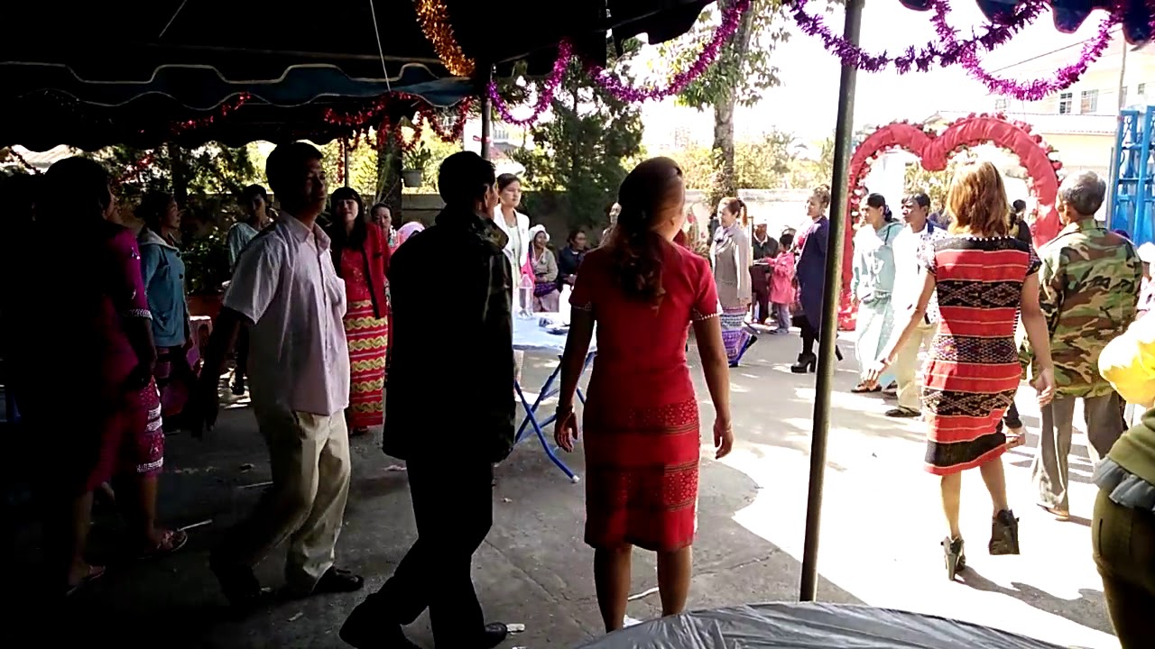 ဝရိုးရာအက  wa traditional dance