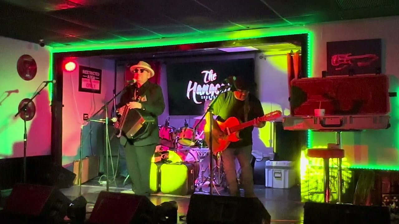 Boni Mauricio y Los Maximos @ The Hangout Sports Bar 