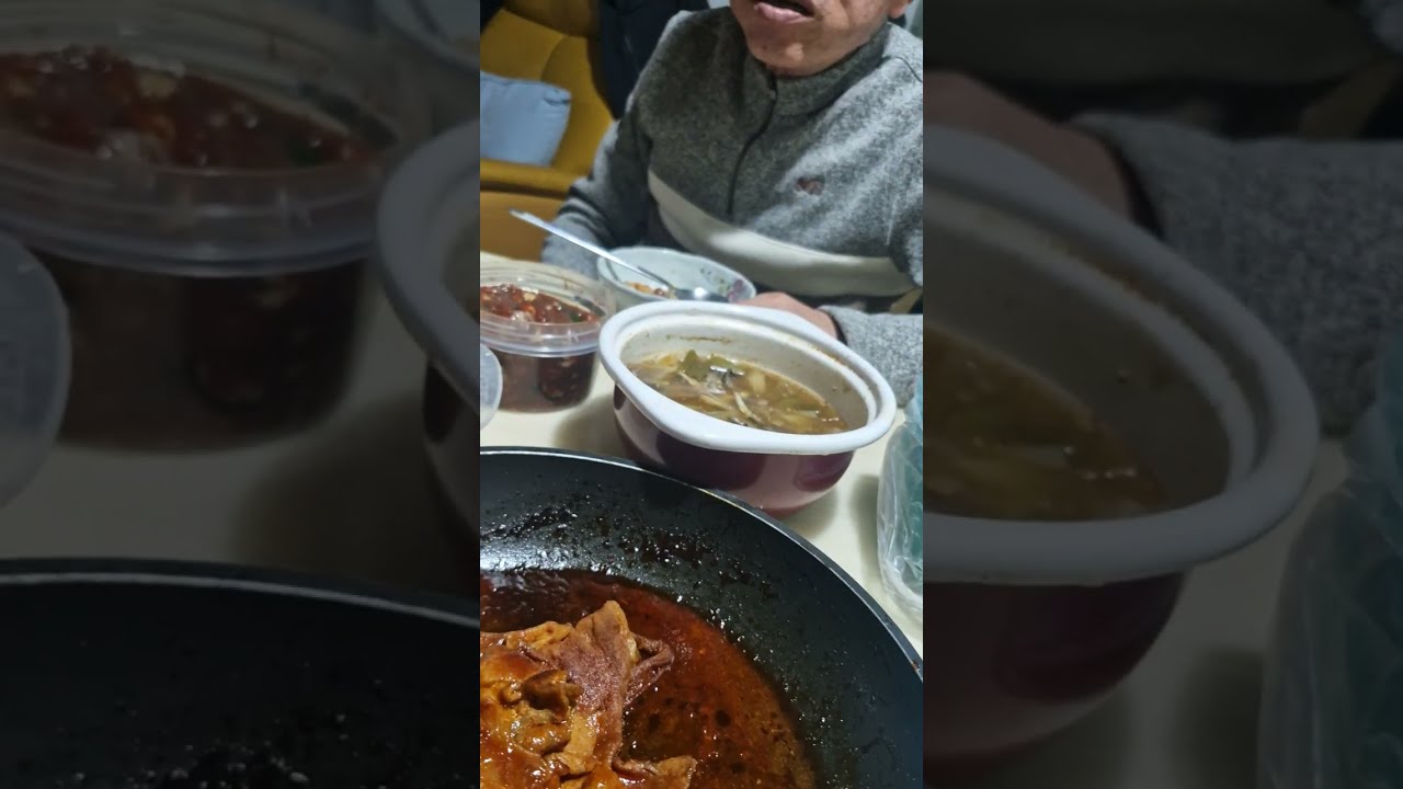 쉬는 날 아버지랑 맛있는 저녁식사를 했어요. 앞으로 이런 날들이  많이 남아있지 않다는 사실 때문에 이시간이  더욱 소중 합니다.