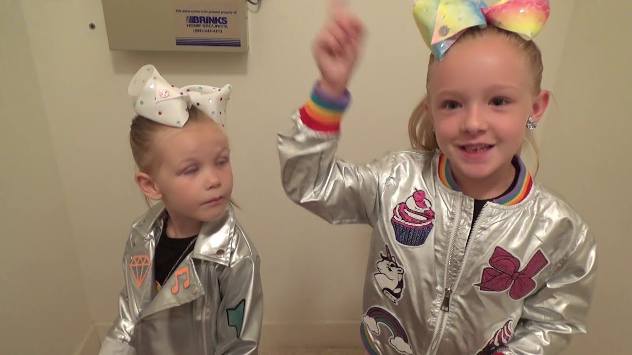Baldi's Basics in Real Life in JoJo's Closet! JoJo Siwa New Merch Scavenger Hunt!