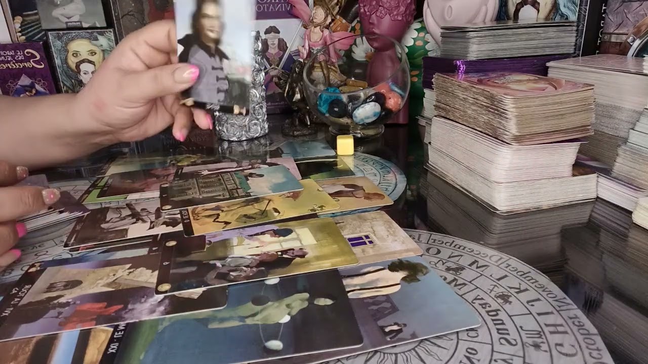 كيف يراك جسديا🫦 جنسيا👩&zwj;❤️&zwj;💋&zwj;👨 حط شخص في بالك وسوف تخيلات جنسيه🫂🫀 كيف يراك