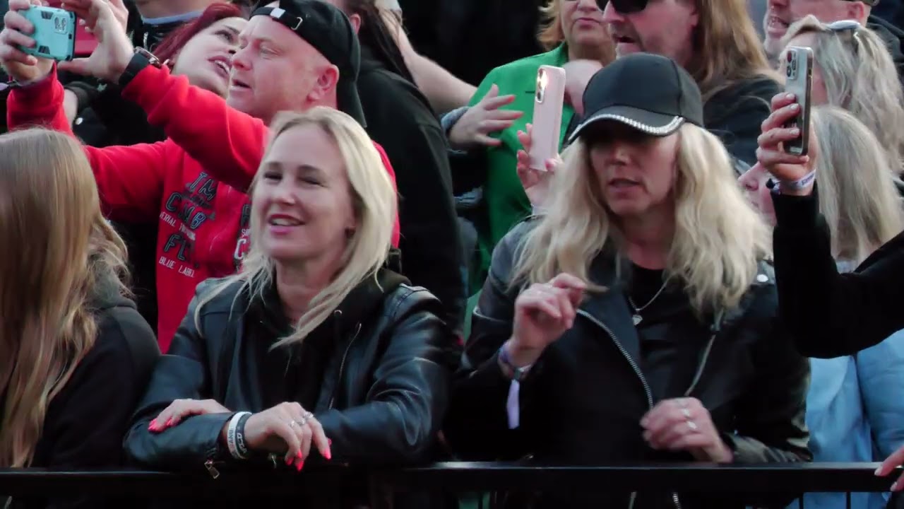 ZÁHLINICE-Skvělé 30.SLAVNOSTI PIVA POD KOMÍNEM (17.)-kapela INÉ KAFE (4.)