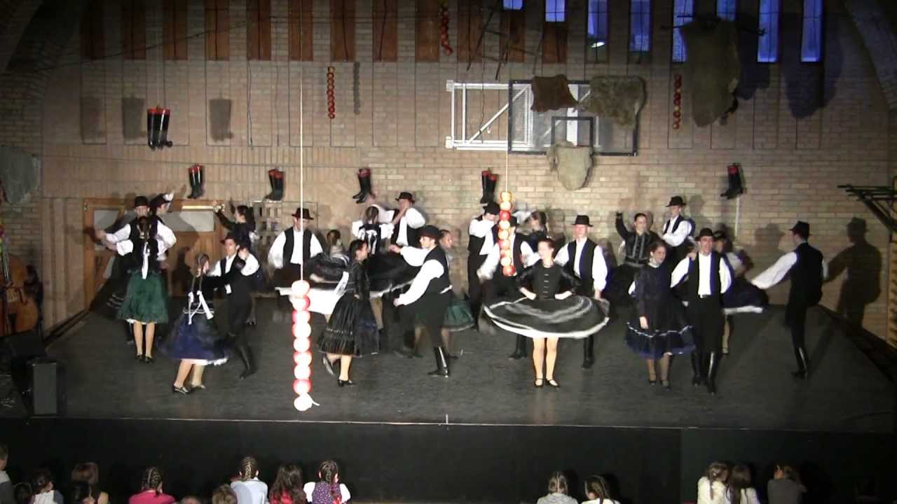 Gömöri táncok . Magyar Táncművészeti Főiskola . Üröm Néptáncfesztivál . 2012 03. 30.